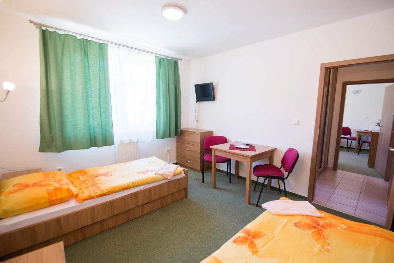 Penzion Krahule Kremnica Buitenkant foto